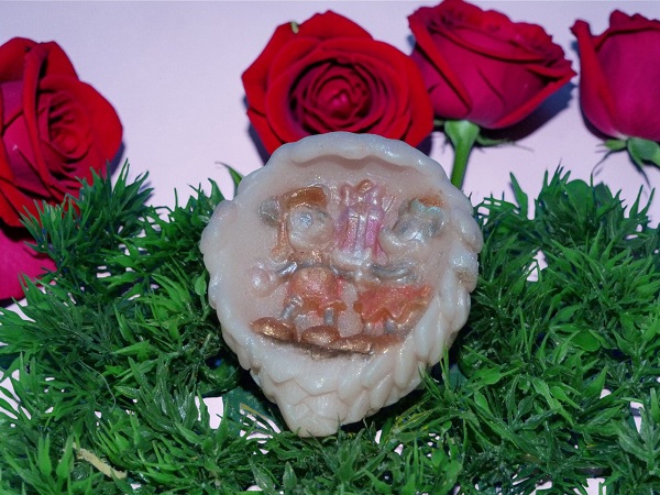 (image for) mickey en minie in een dennenappel (eigen creatie )